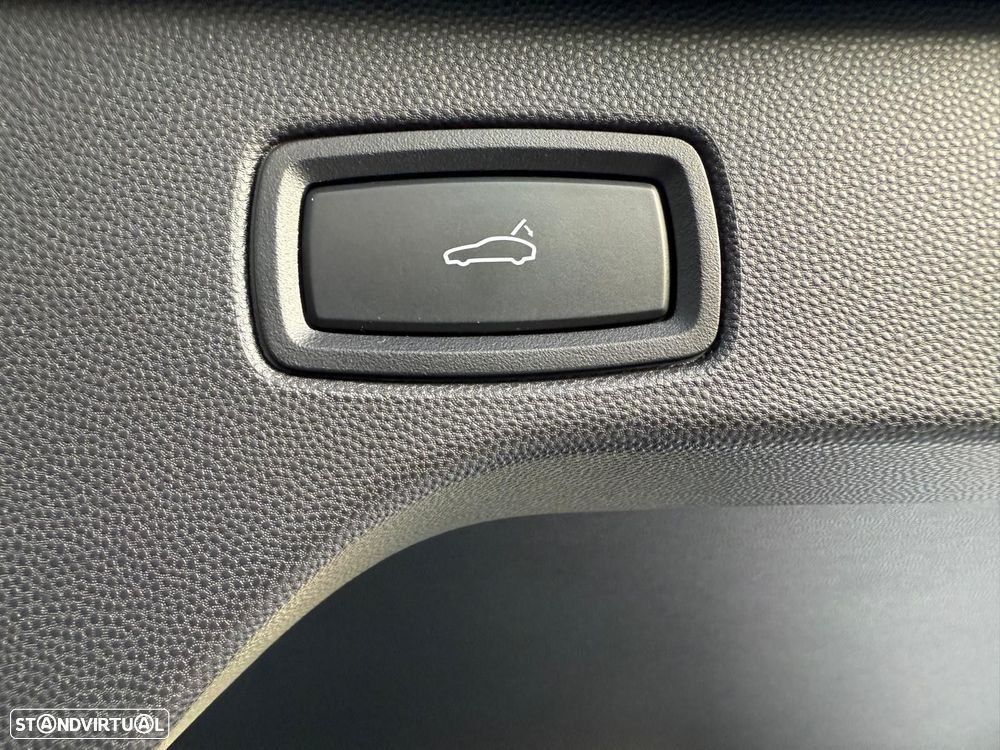 Porsche Macan Electric 4 - 36