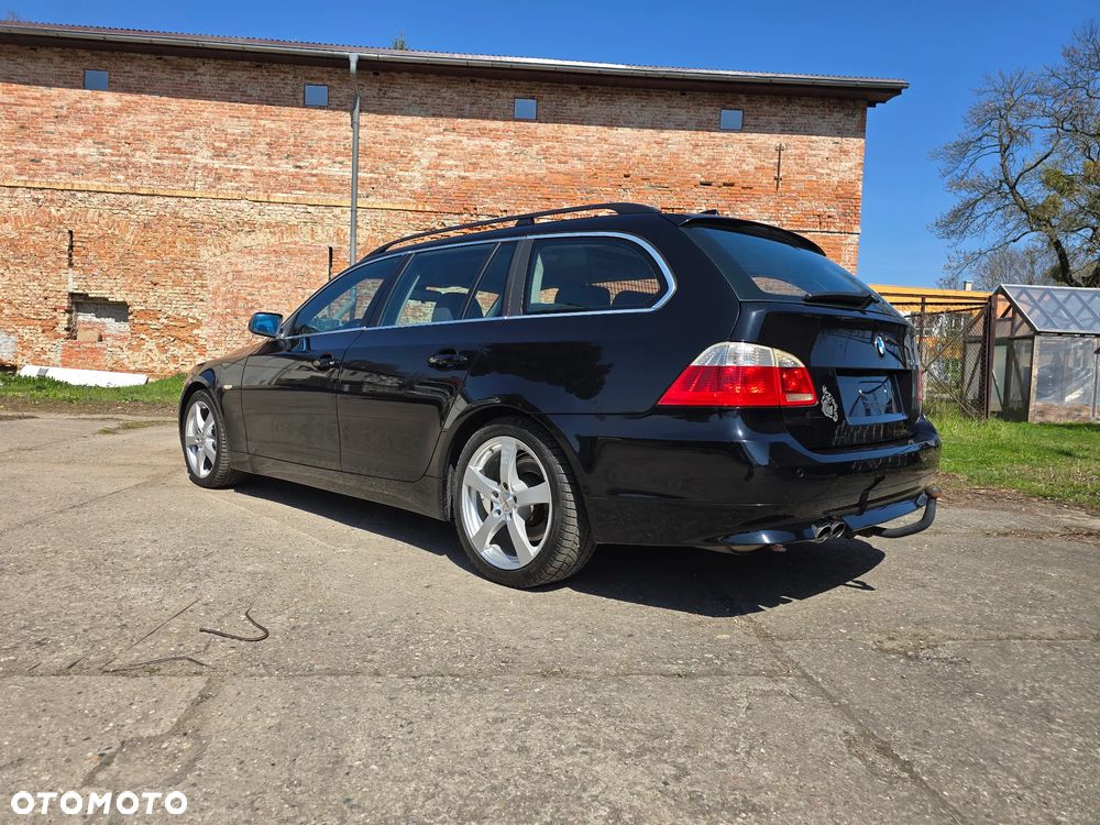 BMW Seria 5 525d - 2