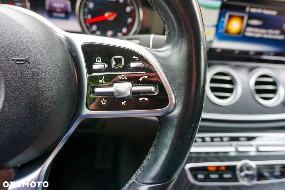 Mercedes-Benz Klasa E 200 CGI BlueEFFICIENCY Automatik Avantgarde - 29
