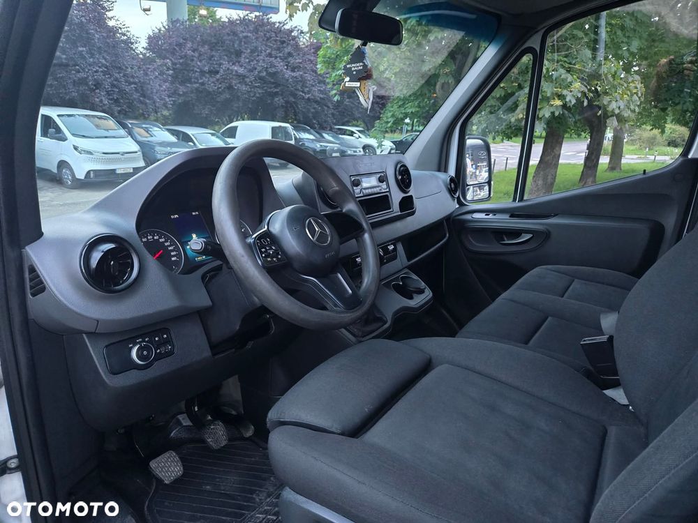 Mercedes-Benz Sprinter - 6