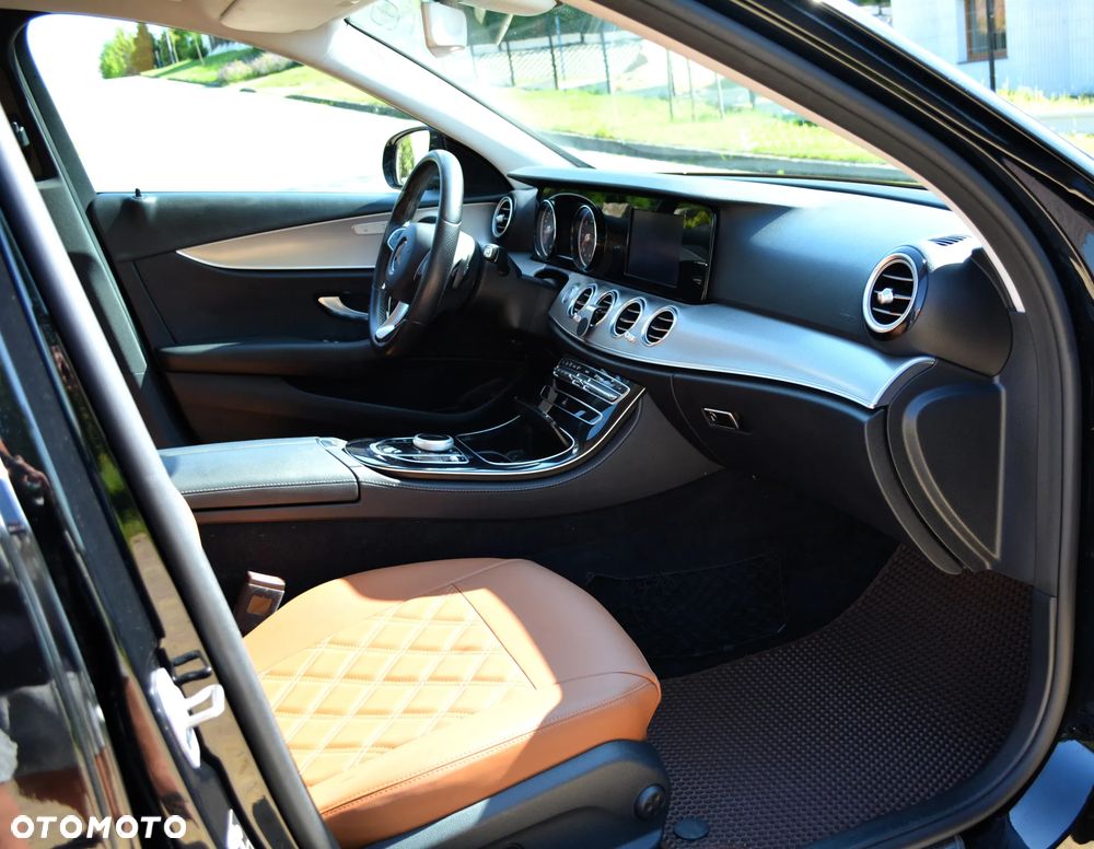 Mercedes-Benz Klasa E 220 d 4-Matic 9G-TRONIC - 10