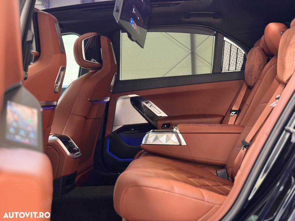 BMW Seria 7 740d xDrive MHEV - 13