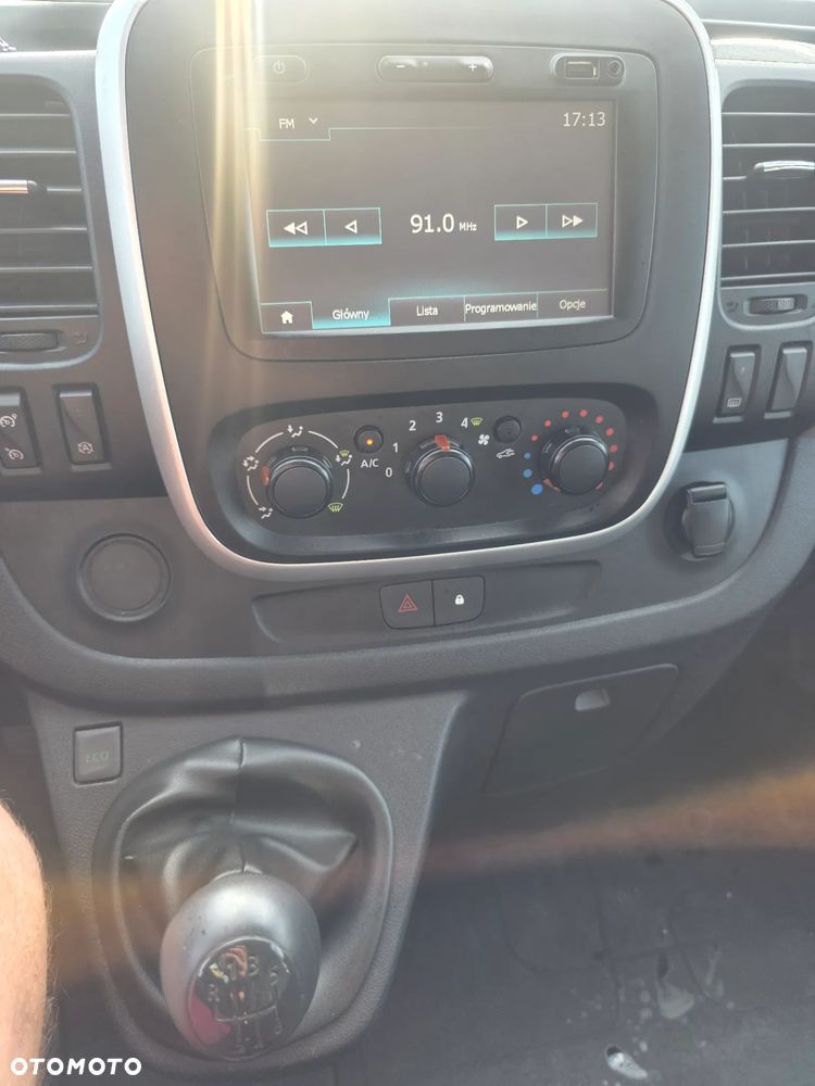 Renault Trafic vivaro 2018 r L2H2 przebieg 107400 km dlugi wysoki klima tempomat nawigacja - 35