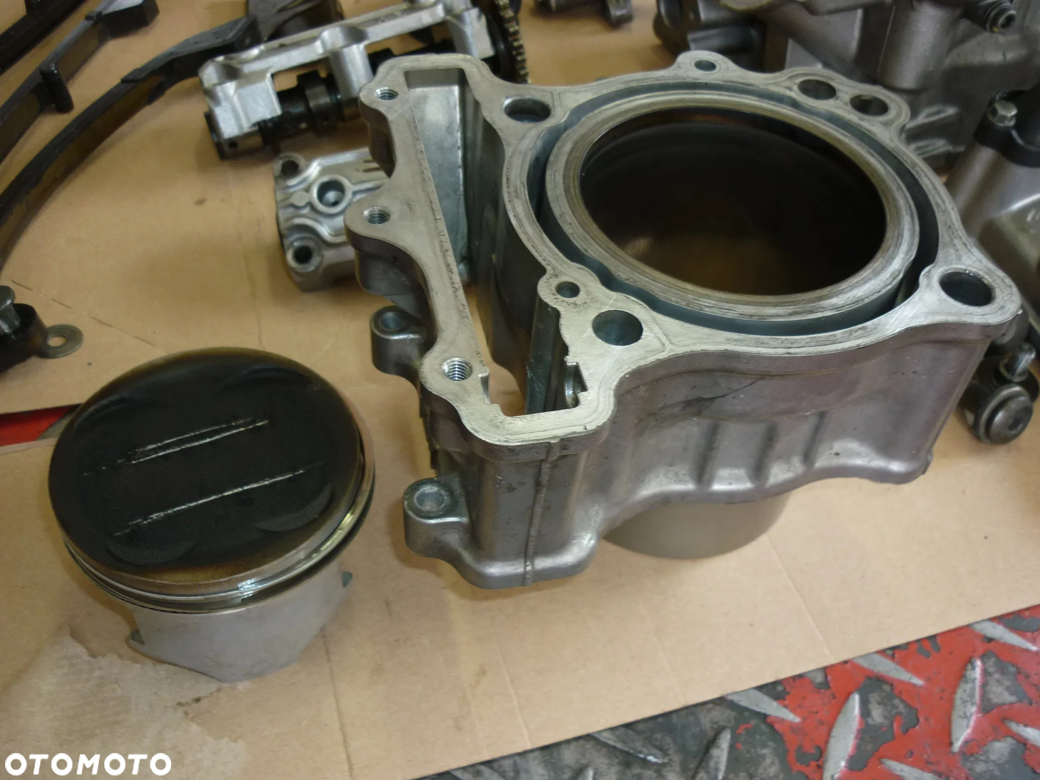 Silnik na części pokrywa wałek Suzuki SV 650 rok 2004 - 17
