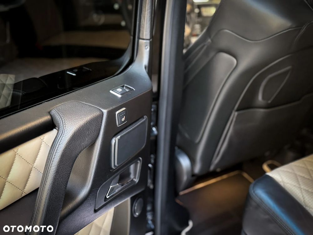 Mercedes-Benz Klasa G AMG 63 AMG SPEEDSHIFT 7G-TRONIC - 31