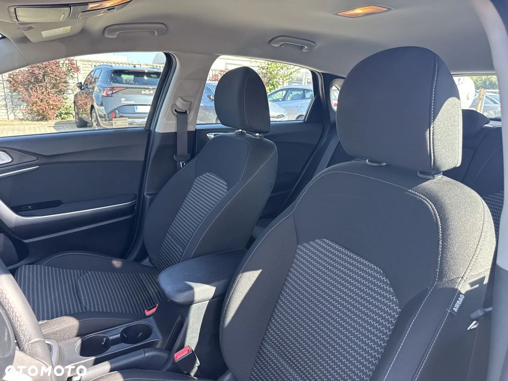 Kia Ceed 1.5 T-GDI M DCT - 11