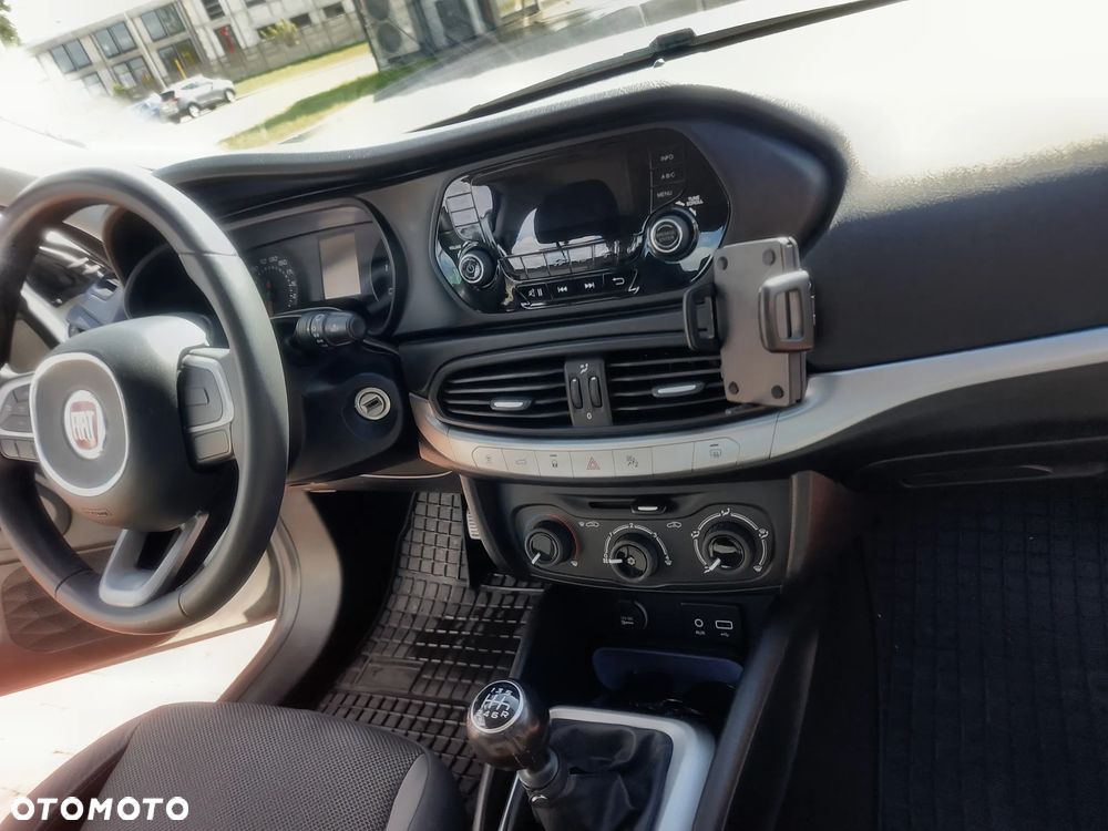 Fiat Tipo - 12