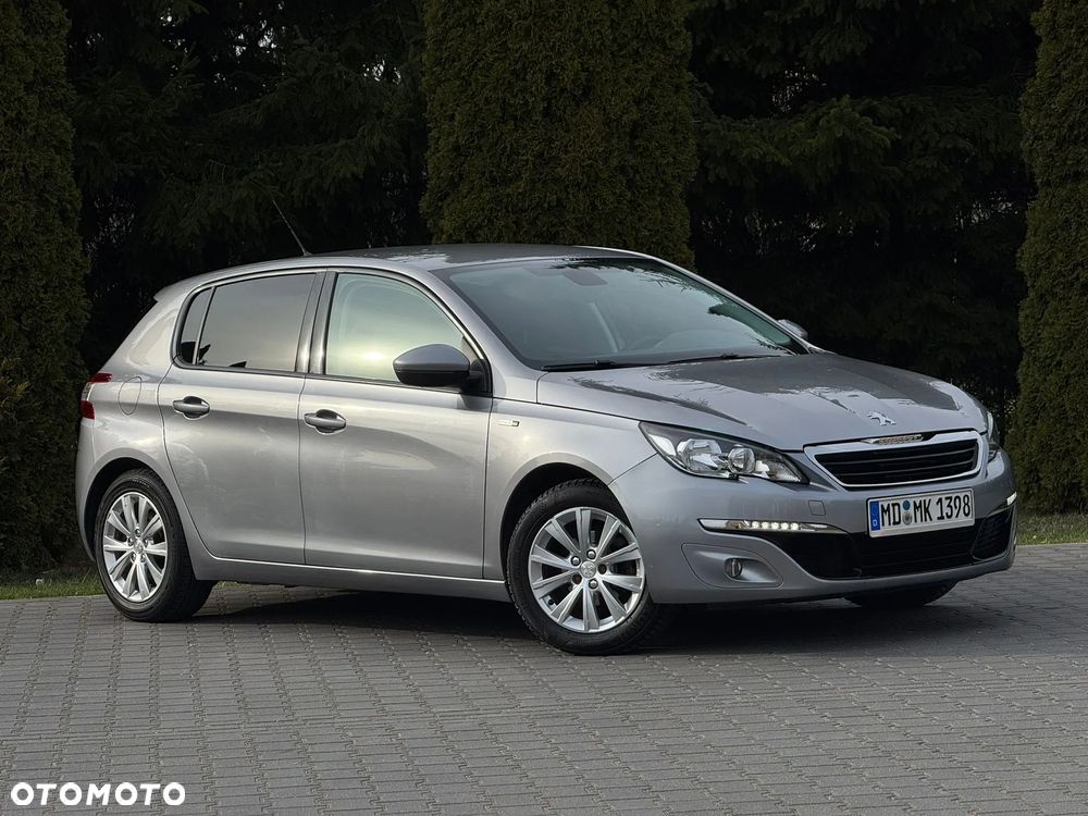 Peugeot 308 - 8