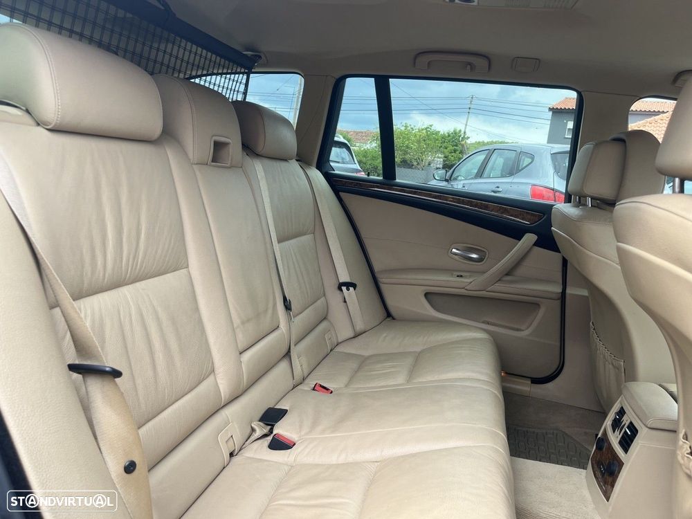 BMW 520 dA Executive - 13