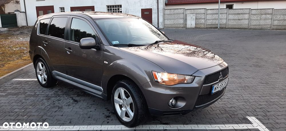 Mitsubishi Outlander 2.0 Intense NAVI 2WD EU5 - 2