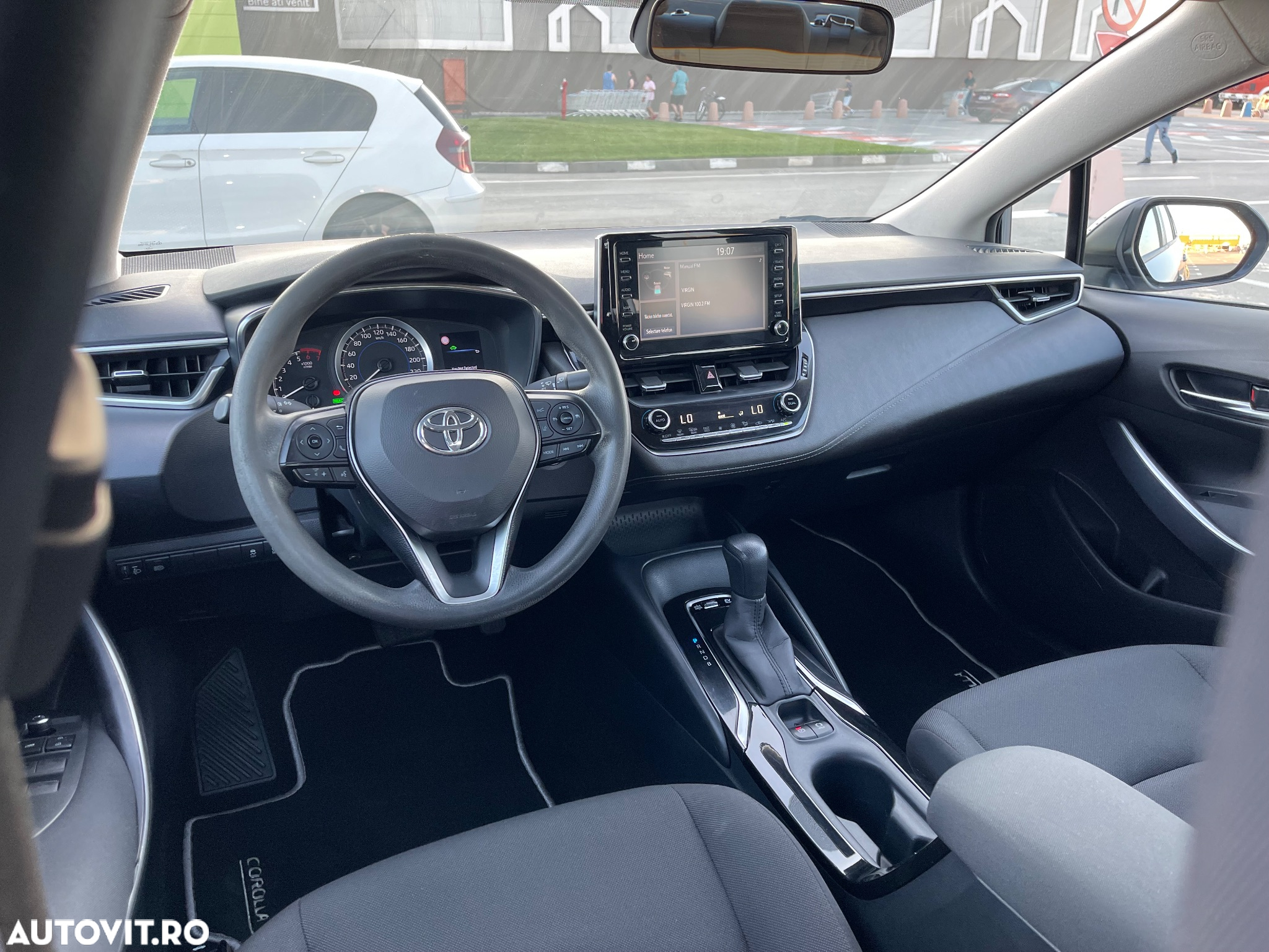 Toyota Corolla 1.8 HSD Business - 11