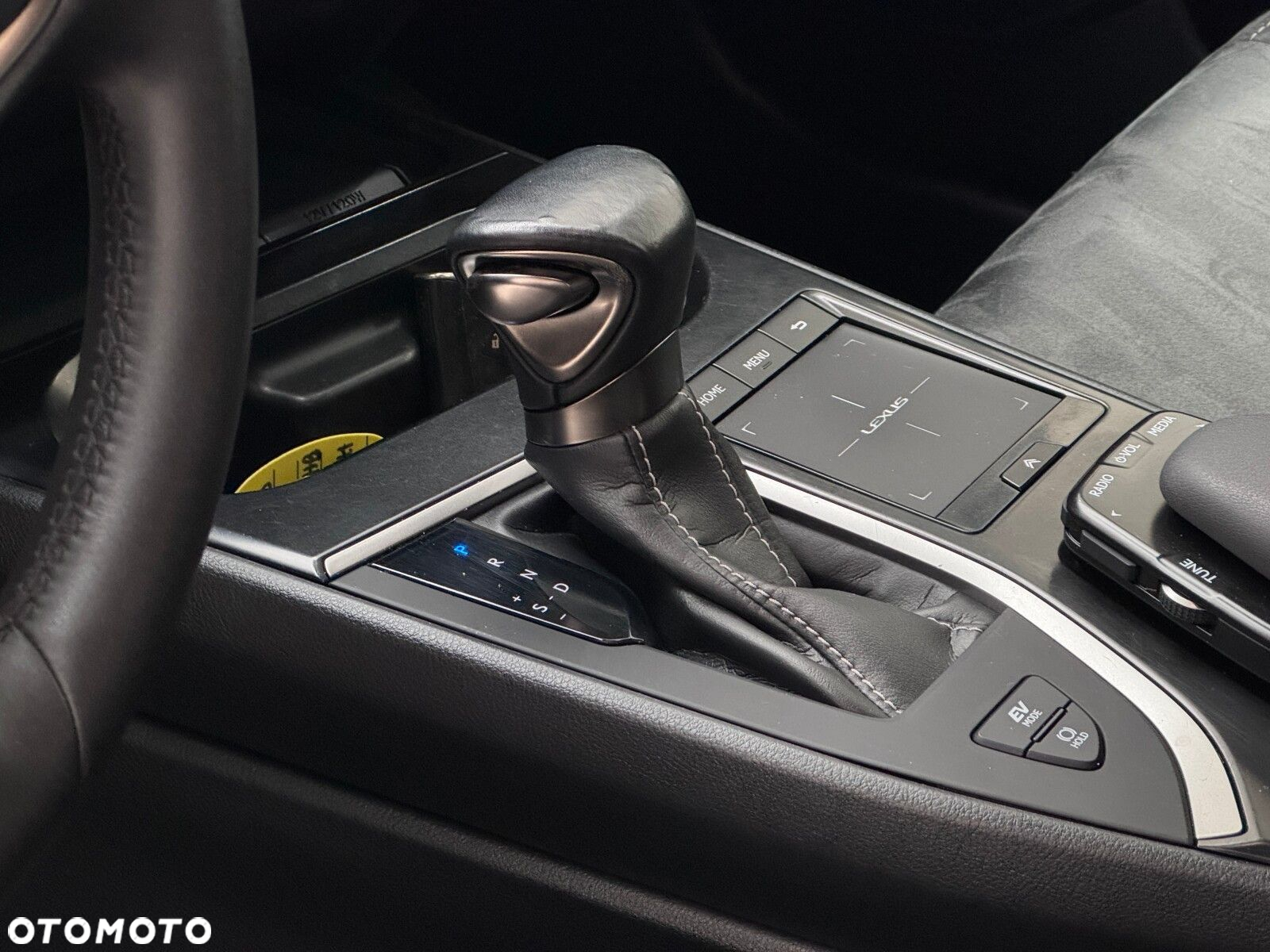 Lexus UX - 9