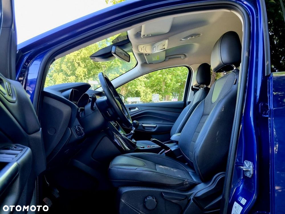 Ford Kuga 1.5 EcoBoost 2x4 Titanium - 9