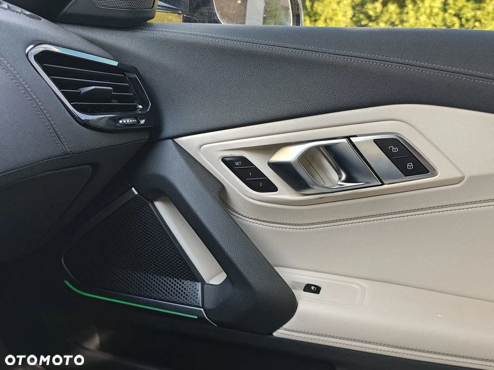 BMW Z4 sDrive30i - 25