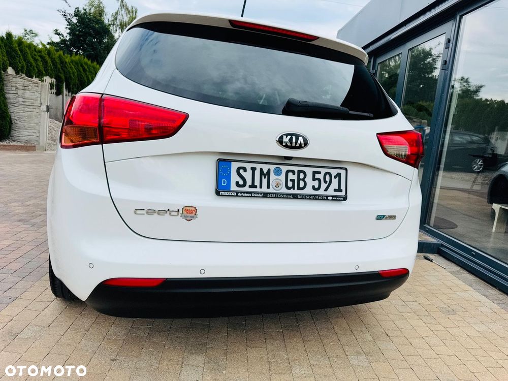 Kia Ceed 1.6 GDI Dream Team Edition - 29