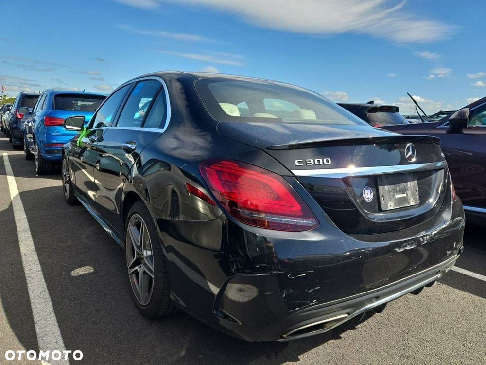 Mercedes-Benz Klasa C 300 4Matic 9G-TRONIC AMG Line - 5
