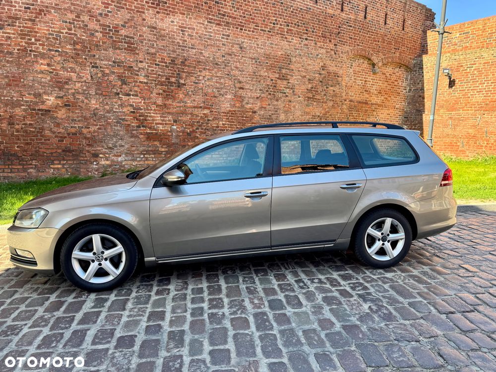 Volkswagen Passat - 11