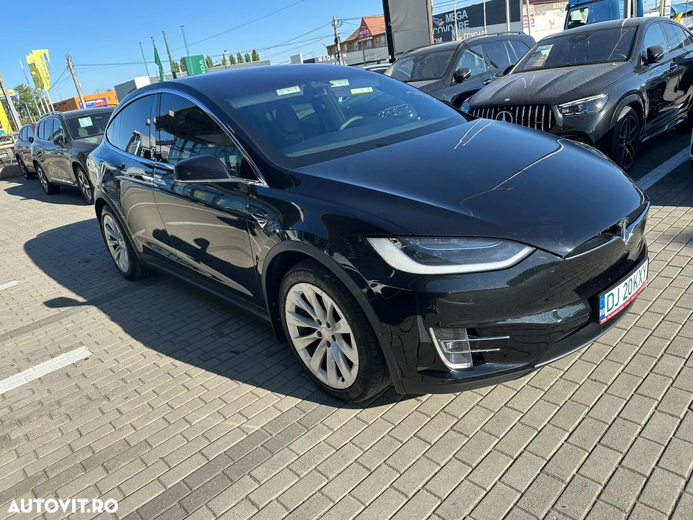 Tesla Model X - 5