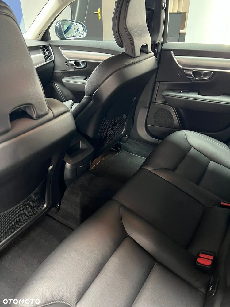 Volvo V90 D4 Momentum - 17