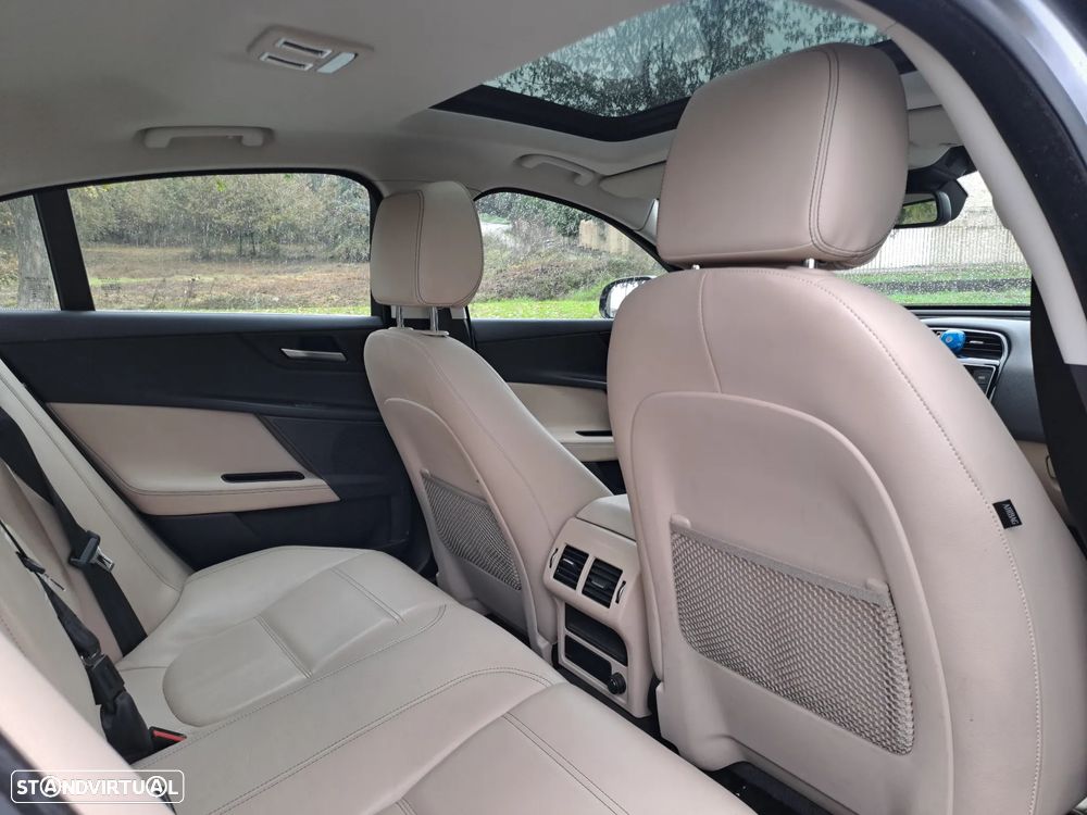 Jaguar XE 2.0 D Prestige Aut. - 14