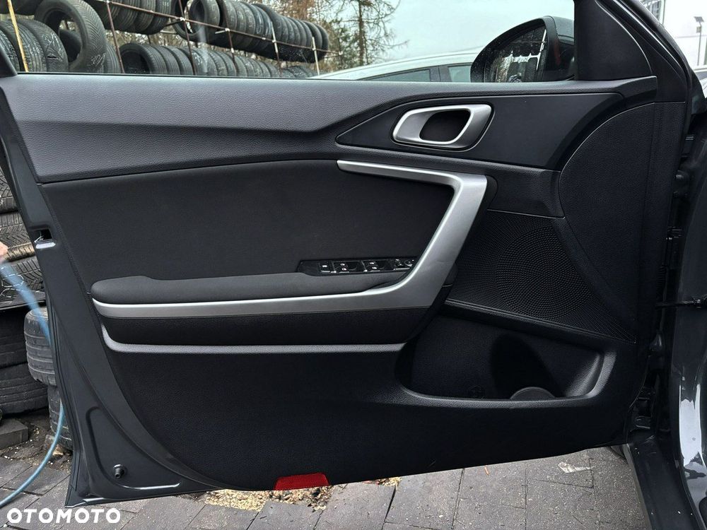 Kia Ceed - 7