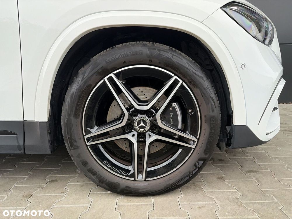 Mercedes-Benz GLA - 16