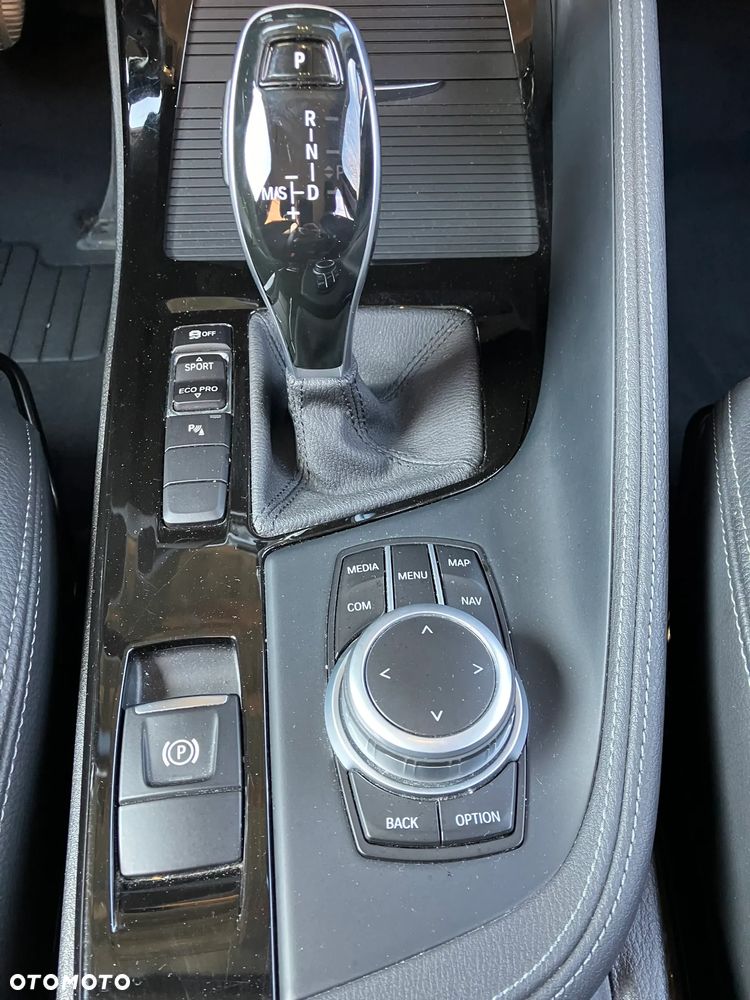 BMW X1 sDrive18i xLine - 8