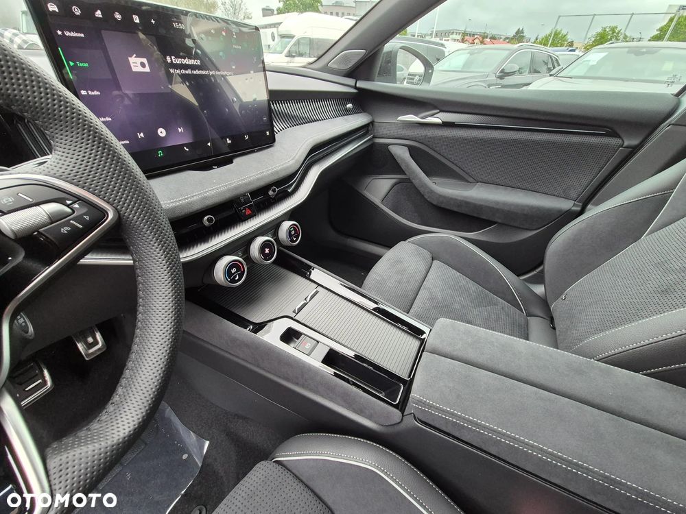 Skoda Superb 2.0 TDI SCR 4x4 Sportline DSG - 12