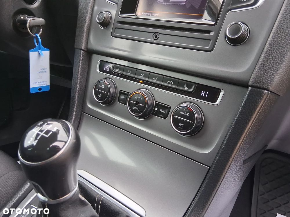 Volkswagen Golf - 18