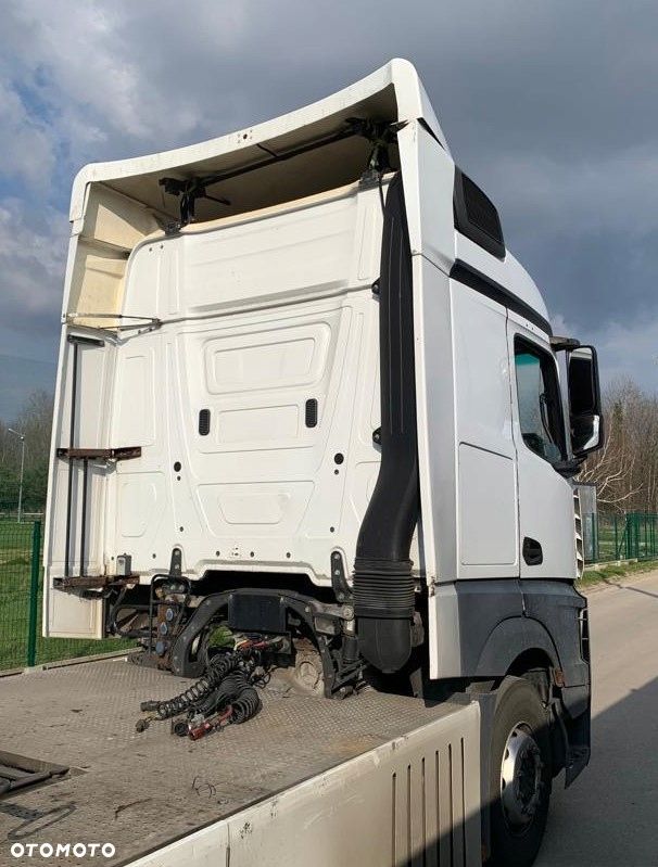 KOMPLETNA KABINA MERCEDES ACTROS MP5 EURO 6 STREAM SPACE - 5