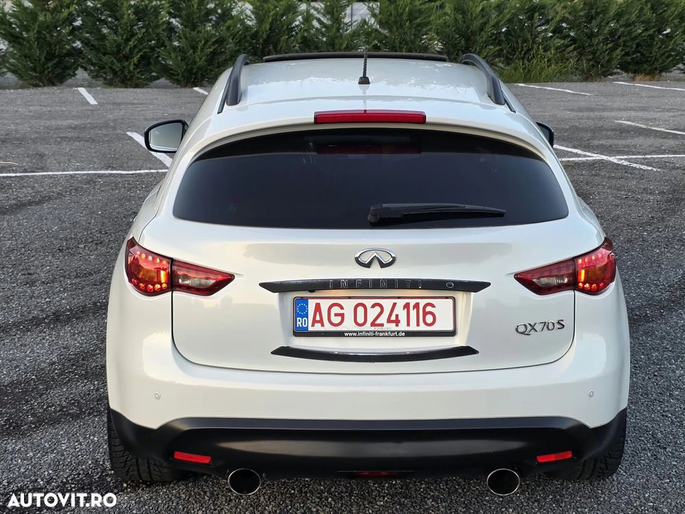 Infiniti QX70 - 6
