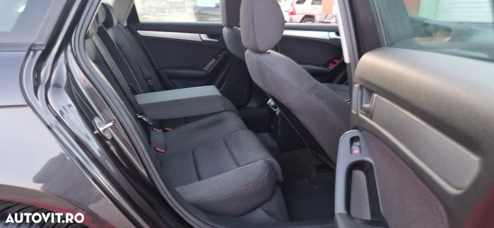 Audi A4 Avant 2.0 TDI DPF Ambiente - 20