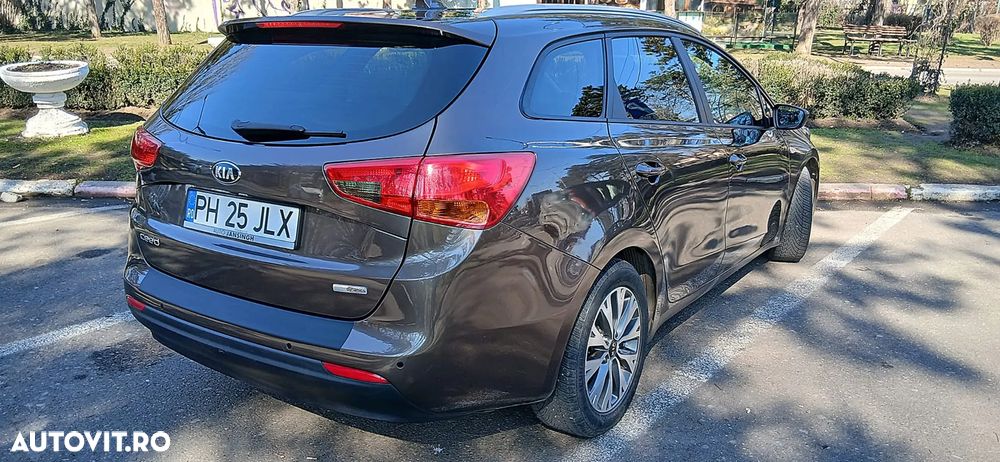 Kia Ceed - 8