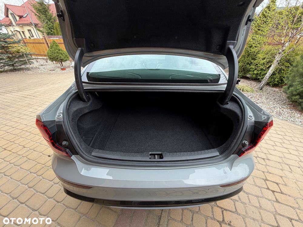 Audi A4 Limousine - 13