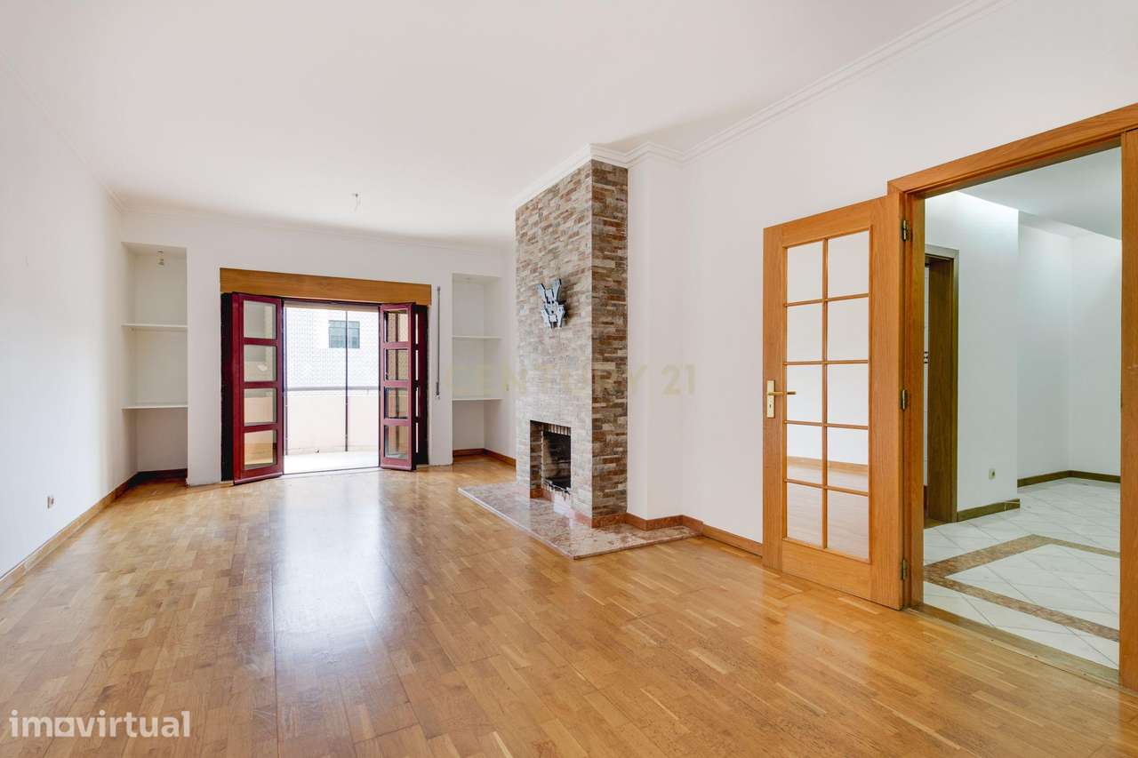 Apartamento T4 com Terraço Privativo e Churrasqueira no Condomínio Lez - Grande imagem: 3/45