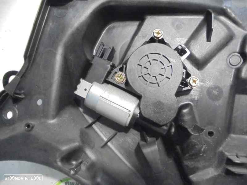ELEVADOR DE VIDRO FRONTAL DIREITO MAZDA 6 HATCHBACK 2004 -GJ6A5858X - 2