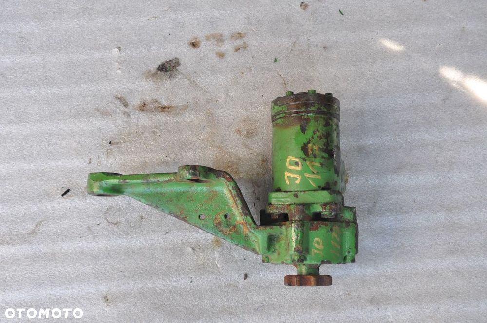 SILNIK SILNICZEK COFANIA GARDZIELI JOHN DEERE 1177 NR 1011010009 - 2