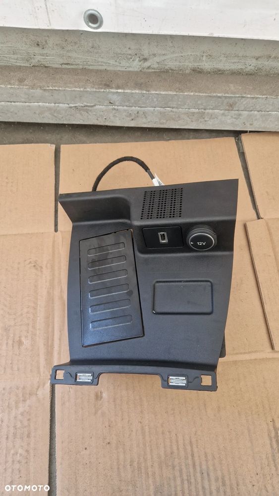 Ładowarka indukcyjna Ford Escape IV 2020- - 2
