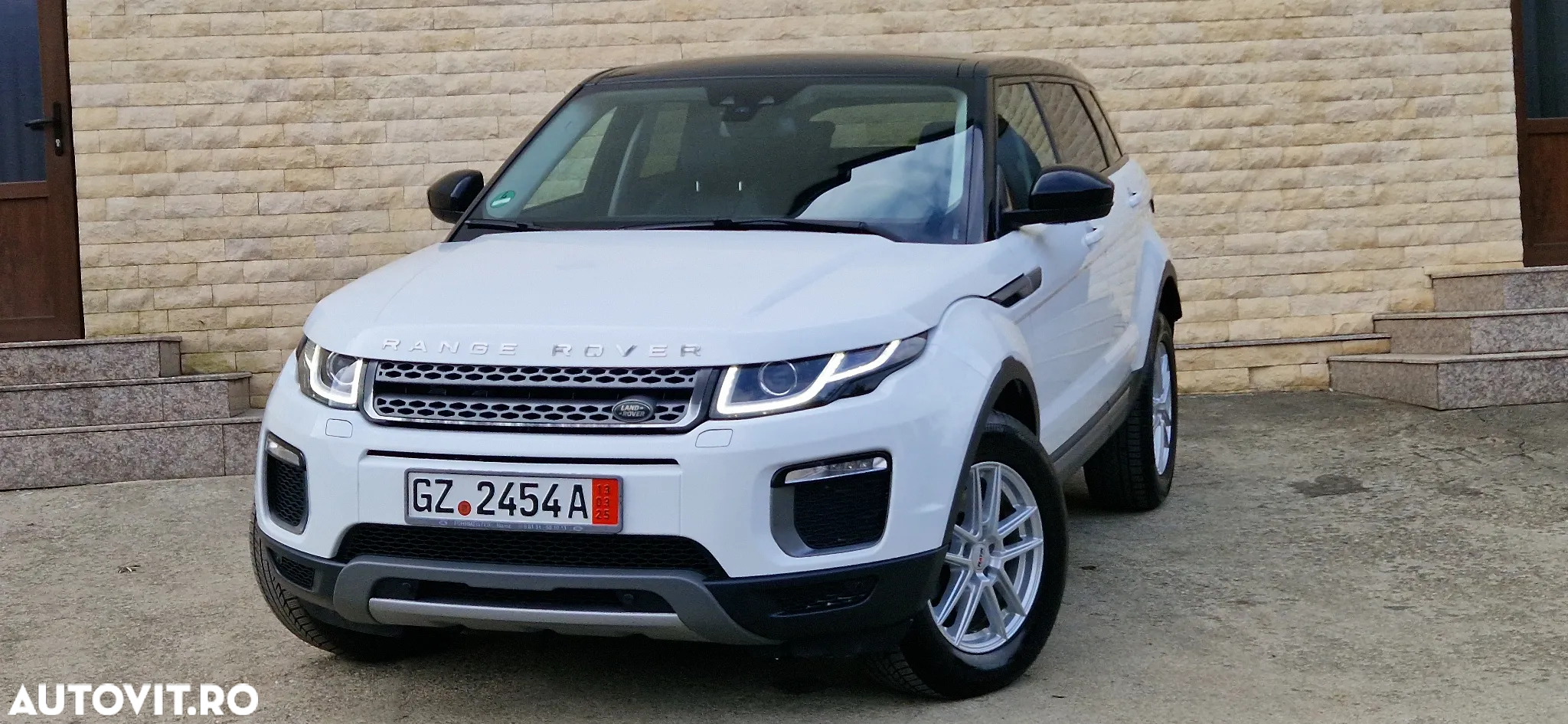 Land Rover Range Rover Evoque 2.0 D150 R-Dynamic HSE - 3
