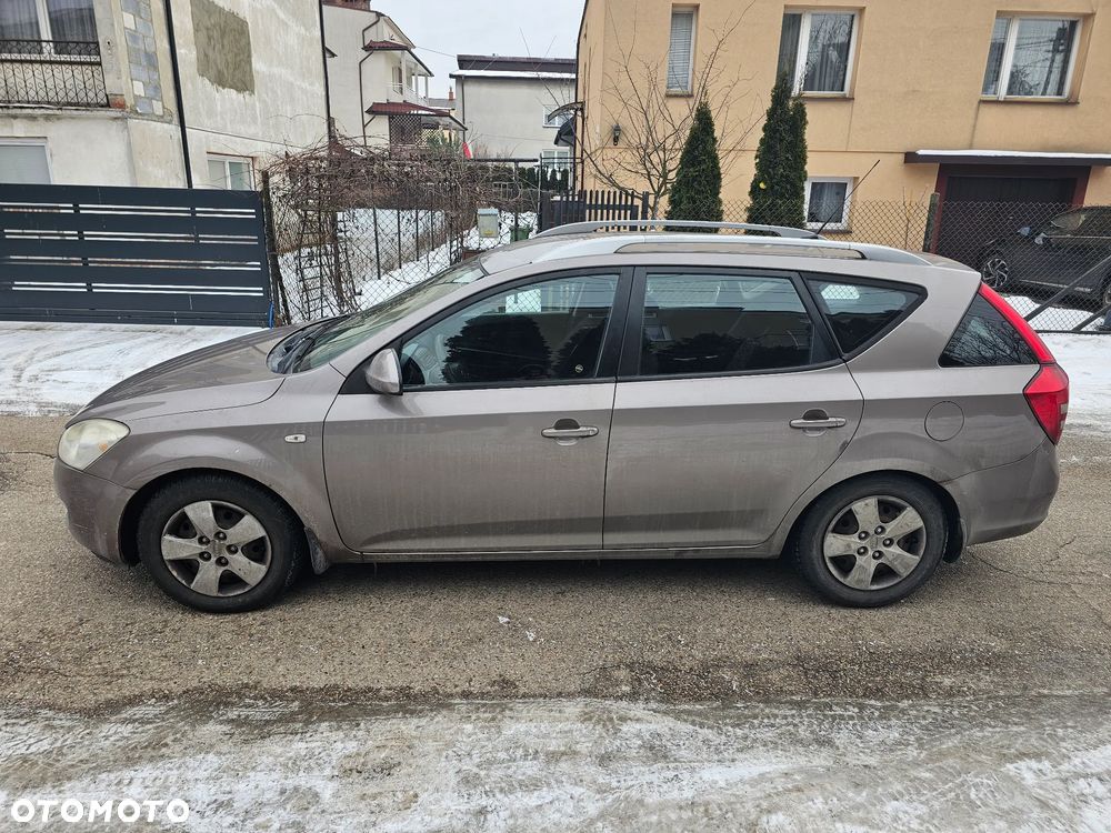 Kia Ceed 1.6 Crdi Comfort + - 6