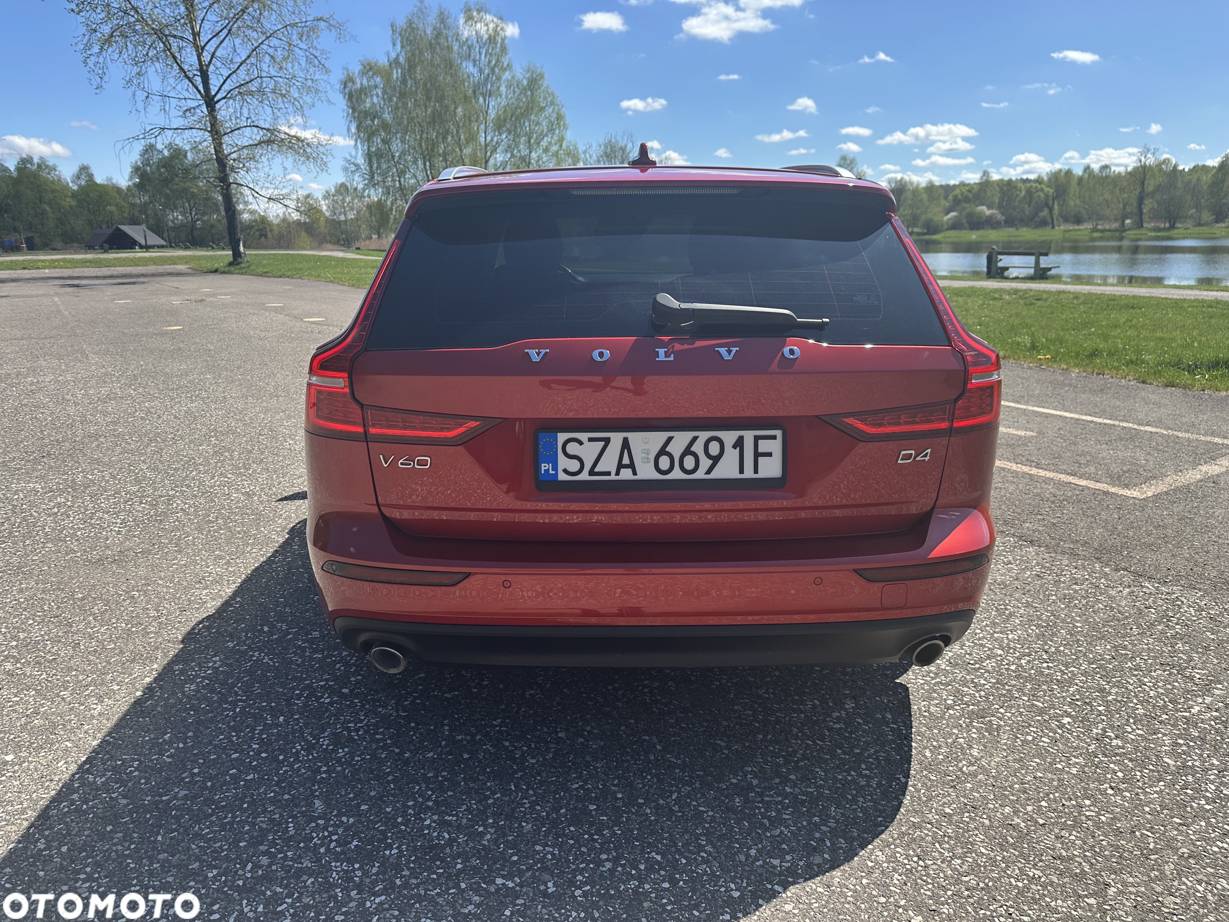 Volvo V60 D4 Momentum - 12