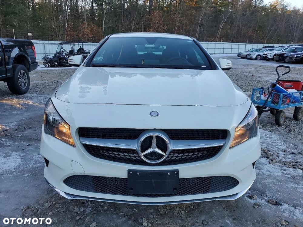 Mercedes-Benz CLA 250 4Matic 7G-DCT - 5