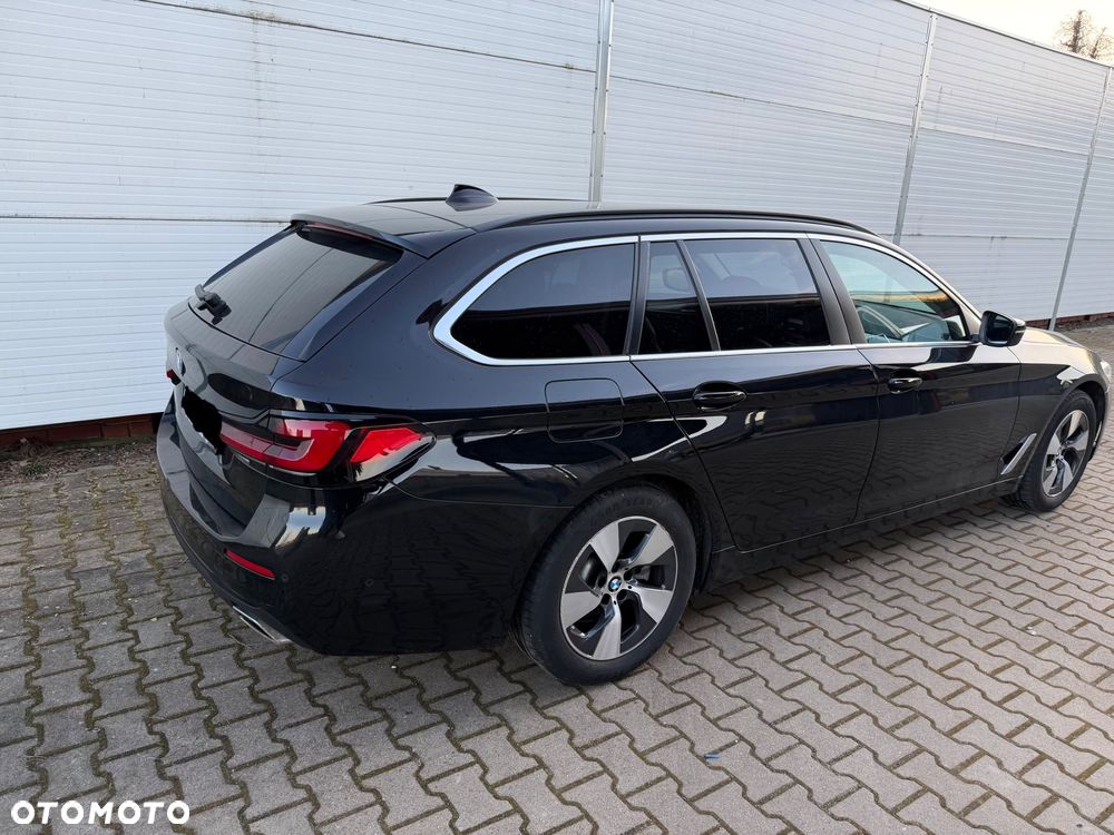 BMW Seria 5 520d xDrive Sport - 4
