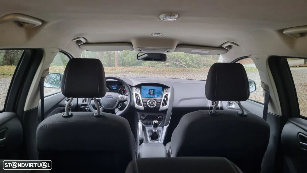 Ford Focus SW 1.6 TDCi Titanium - 24