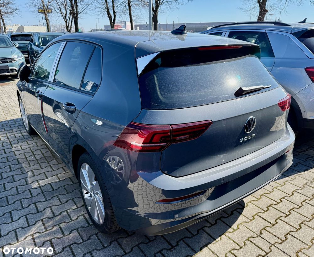 Volkswagen Golf - 6