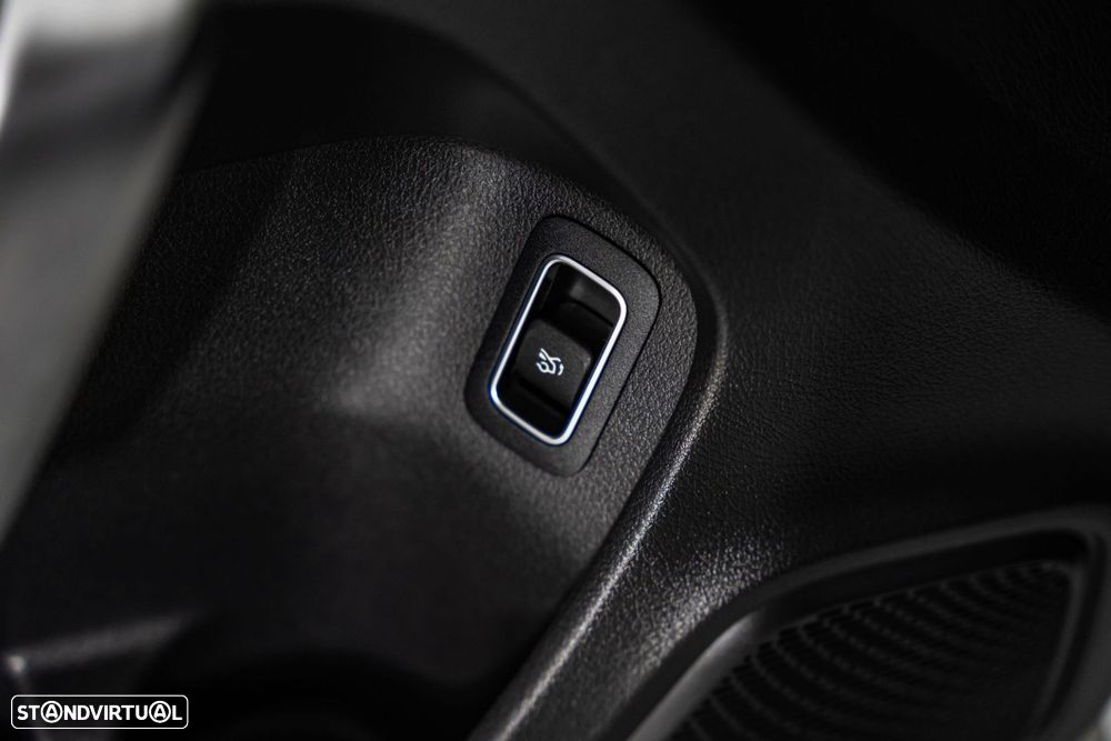 Mercedes-Benz A 180 d AMG Line Aut. — fotografia 24