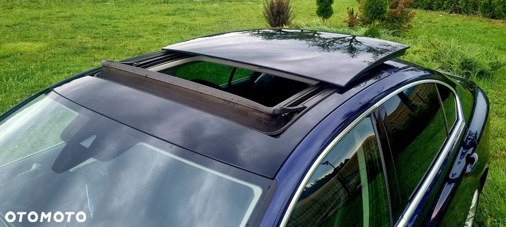 Volkswagen Passat 2.0 TDI SCR 4Mot DSG Highline - 2