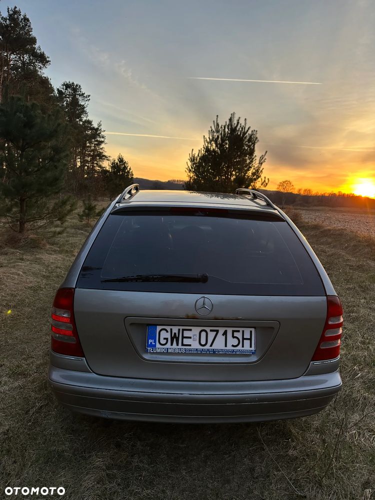 Mercedes-Benz Klasa C 240 4Matic Avantgarde - 2