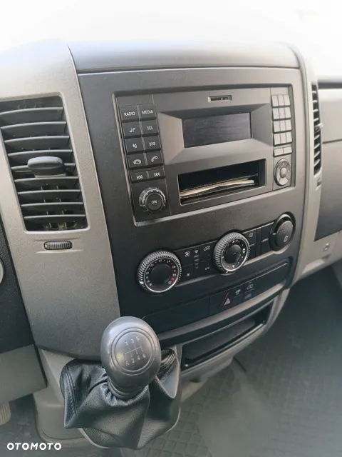 Mercedes-Benz Sprinter - 9