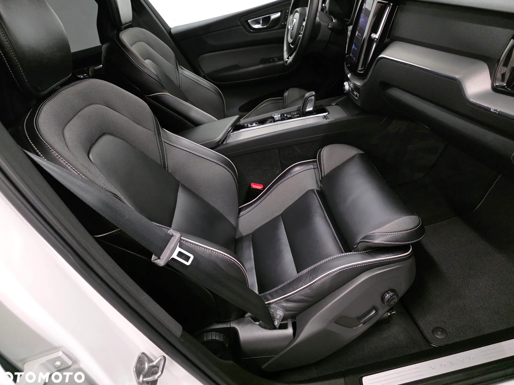Volvo XC 60 B4 B Geartronic RDesign - 16
